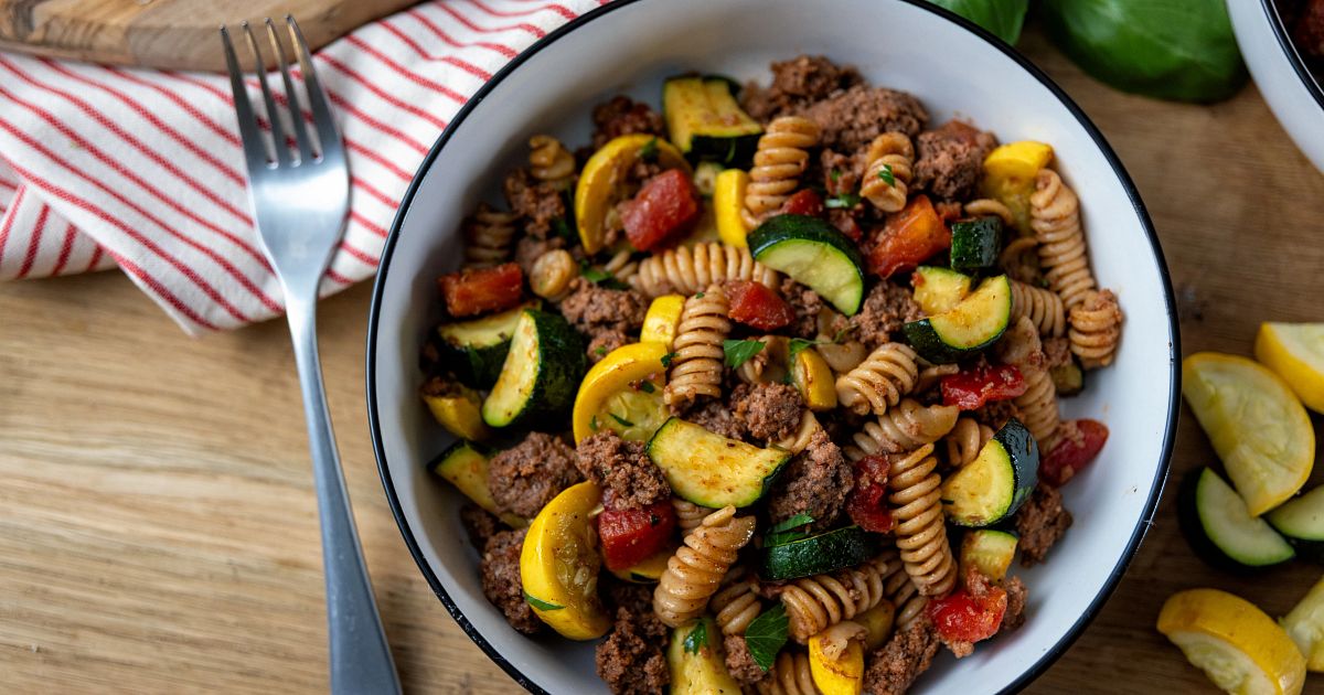 Beef &amp; Pasta Skillet Primavera | Beef Loving Texans | Beef Loving Texans is your one-stop information center for beef recipes, cooking techniques and real life stories. Lean more about beef today. Brought to you by the Texas Beef Council.